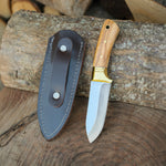 Ceviz sap detayıyla el işçiliği ürün koleksiyonuna uygun bıçak modeli