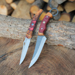 Yatağan’da el işçiliğiyle üretilmiş epoksi saplı karambit ve ceviz-epoksi hibrit saplı katlanır model.