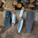 Yatağan kasabasında el işçiliğiyle üretilmiş epoksi saplı satır ve ceviz epoksi katlanır bıçak.