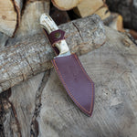 Orijinal geyik boynuzu saplı, N690 çelikten yapılmış özel tasarım bıçak görseli