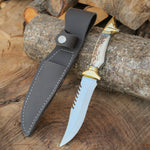 El işçiliği ile üretilmiş, 54 HRC sertlikte, paslanmaz geyik saplı bıçak